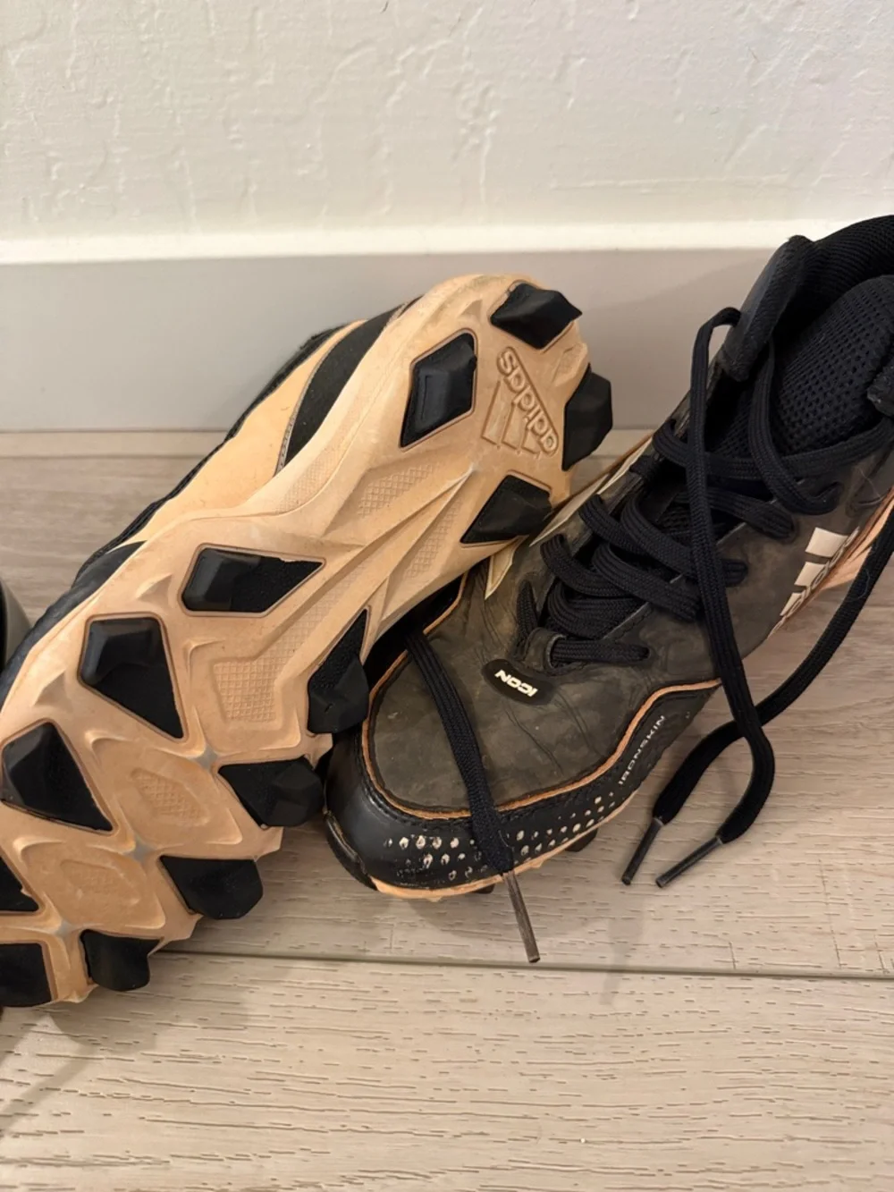 Adidas Baseball Icon Iron Skin Cleats size 7